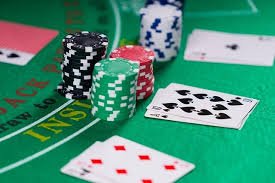 gacor180 Lo que hace la app de gacor180: apuestas, mesas en vivo y depósitos rápidos